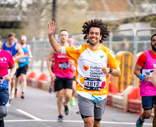 Man running marathon for Evelina London